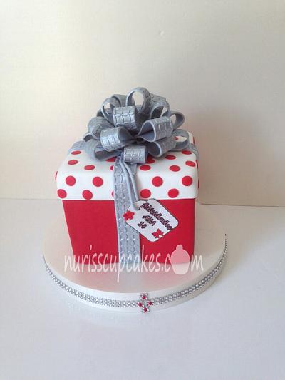 Cake Gift Box - Cake by Nurisscupcakes