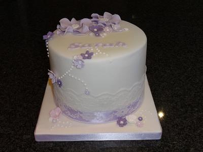 Lilac & lace - Cake by Jodie Innes