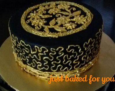 Black N Gold - Cake by Sato Seran