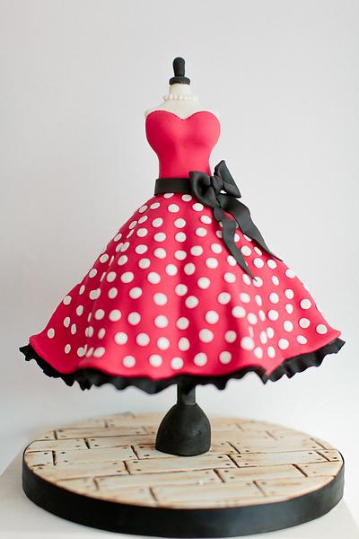 Couture Cake polka dot dress - Cake by Tortenküche
