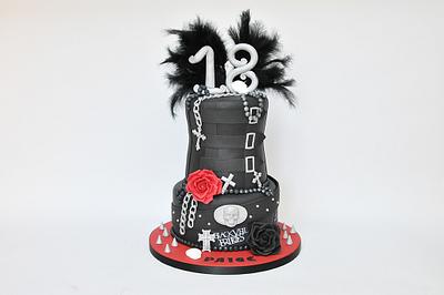 Gothic Themed Cake - Cake by Sue Field