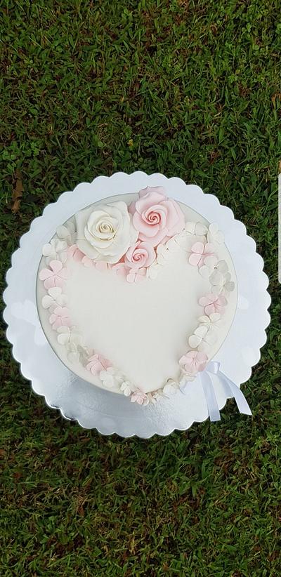 Flower heart cake - Cake by Torte Panda