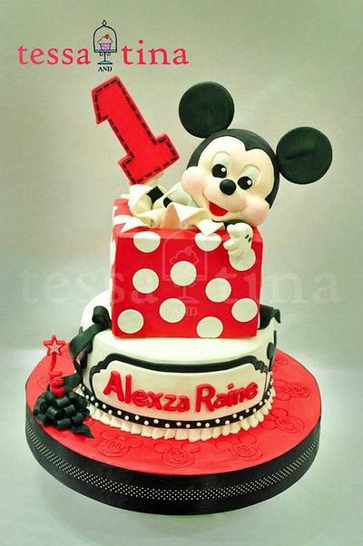 Mickey in a Box - Cake by tessatinacakes