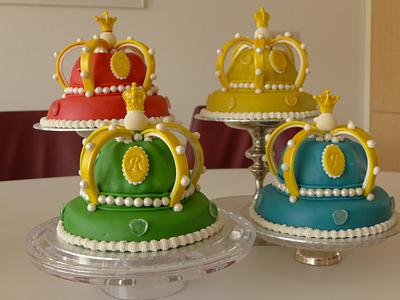Crowncakes for a girl quads - Cake by Janny Bakker