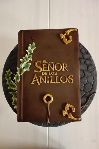 Antique Lord of the Rings Book - Cake by Susana Ugarte