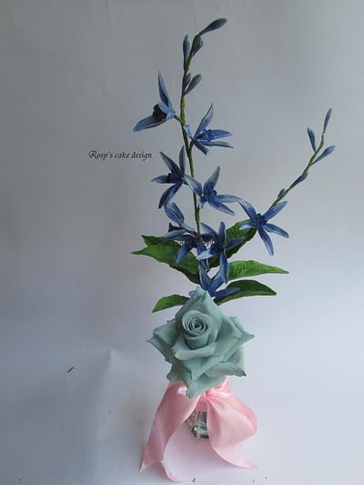 Petrea Flowers an Rose  - Cake by rosycakedesigner