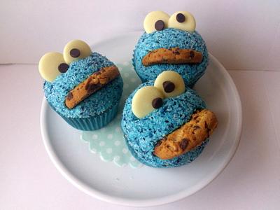 Cookie Monster - Cake by Dollybird Bakes