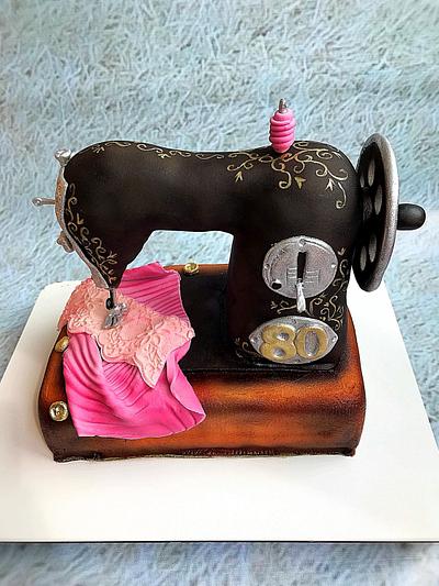 Sewing machine cake - Cake by Julia