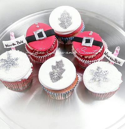 Christmas cupcakes - Cake by Lolo's Cakes and Sweets