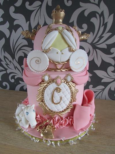 princess carriage - Cake by jen lofthouse