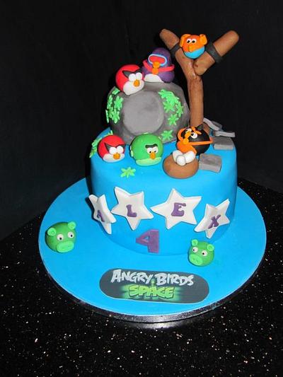 angry birds  - Cake by d and k creative cakes