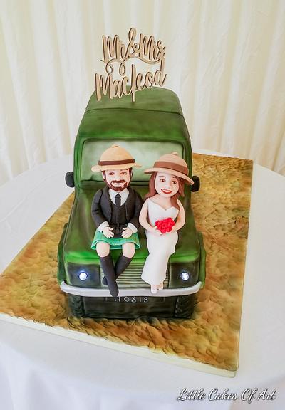Safari jeep wedding cake - Cake by Little Cakes Of Art