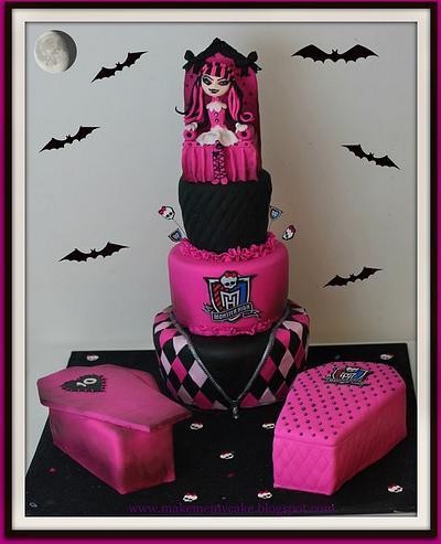 Monster High princess cake - Cake by Eva Salazar 
