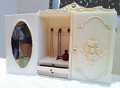 Jewellery Cabinet - Cake by Nuria Moragrega - Cake Mistress