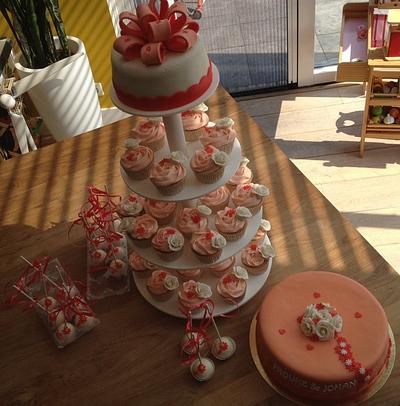 Wedding cupcake / cake tower - Cake by marieke