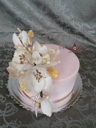 Elegant cake with sugar flower - Cake by Tortolandia
