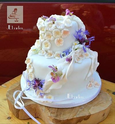 Sweet summer weddingcake - Cake by Judith-JEtaarten