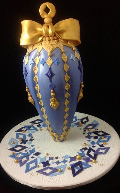 Blue Bauble - Cake by Eleanor Heaphy