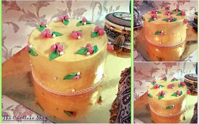 Gold Distress with Mini Rose (Antiquing) - Cake by TheCupcakeShop