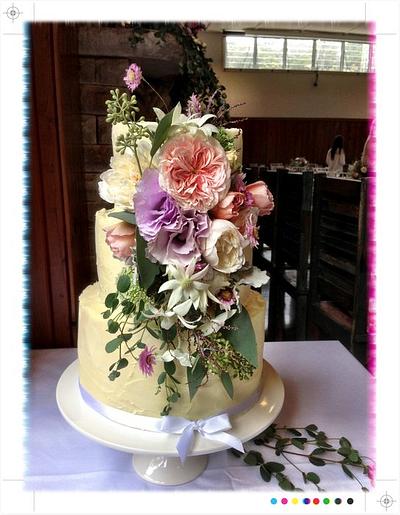 Fresh flowers and chocolate ganache in the National Park - Cake by Nadia French