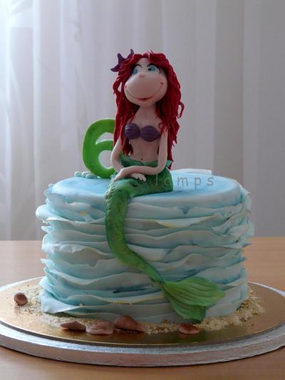 Ariel - Cake by lamps