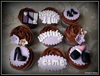 Shoes & make up - Cake by Dollybird Bakes