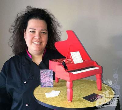 Red Piano #TributetoDavidBowie #Cakeart #SugarPrunk #Collaboration - Cake by Sugar Prunk 