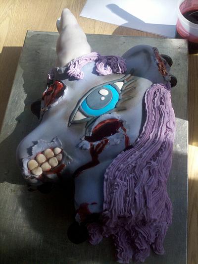 Zombie My Little Pony - Cake by Cinnemin Gurl