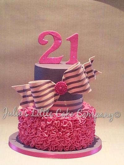 Ruffles and bow  - Cake by Julie's Little Cake Company