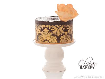 Golden Twist - Cake by Olivia's Bakery