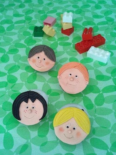 pretty faces cupcakes - Cake by Alessandra