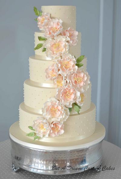 Classic Swiss dot wedding cake - Cake by Elisabeth Palatiello