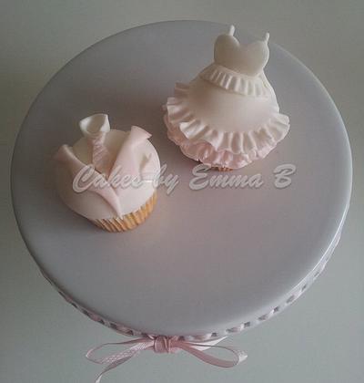 All dressed up cupcakes - Cake by CakesByEmmaB