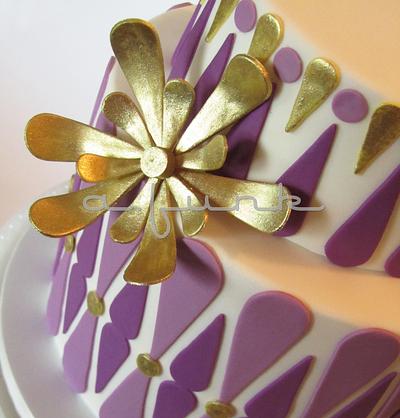 Graphic Purple Cake with Gold - Cake by afunk