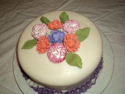 First Fondant Cake - Cake by Goreti