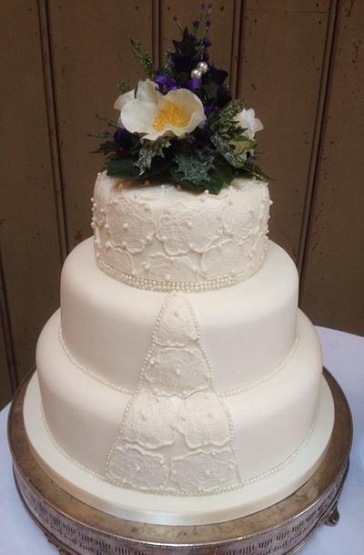 Lace detail wedding cake - Cake by Nicole Culliford