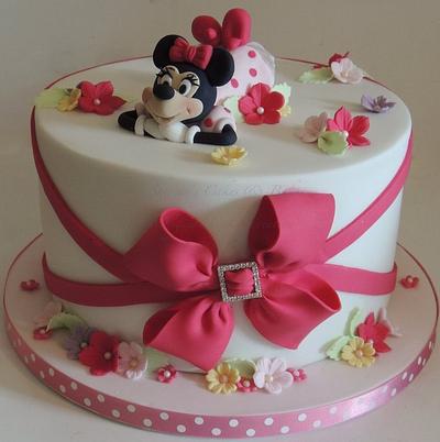 Minnie Mouse - Cake by Shereen