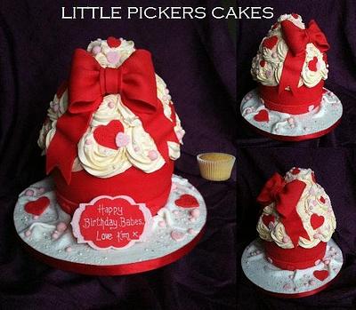 over 1ft of giant cupcake! - Cake by little pickers cakes