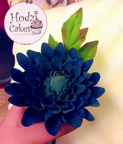 Navy Dahlia 💙 - Cake by Hend Taha-HODZI CAKES