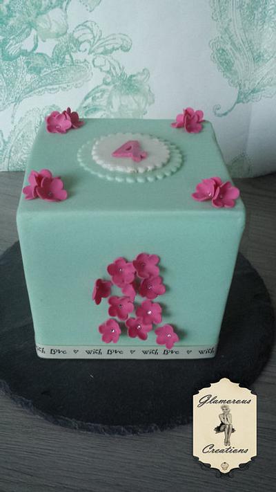 Cute birthday cake - Cake by Lyndsey 
