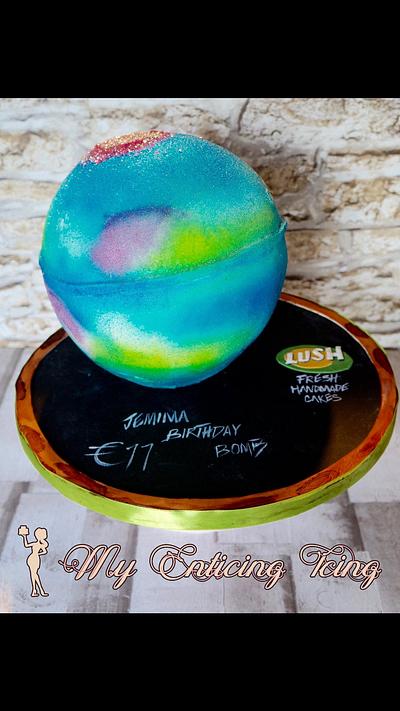Bathbomb  - Cake by My Enticing Icing 
