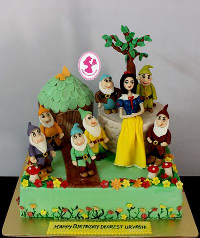 Snow White & 7 Dwarfs  - Cake by Seema Tyagi