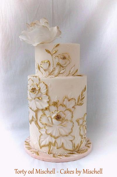 White - gold wedding - Cake by Mischell