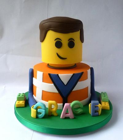 Lego Head - Emmet - Cake by welcometreats