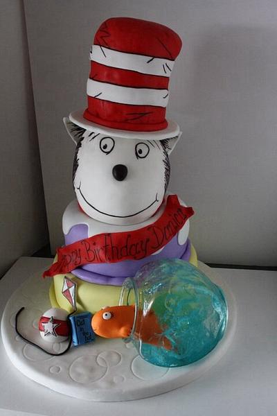 Cat in the hat - Cake by Simplysweetcakes1