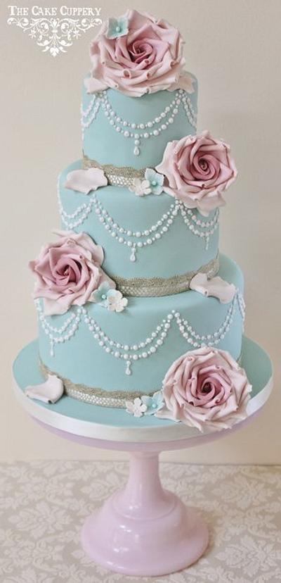 Vintage Wedding Cake - Cake by Cat Lawlor