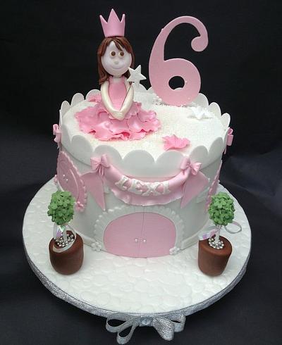 Princess castle cake - Cake by Chocomoo