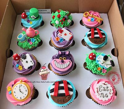 Alice in Wonderland cupcakes - Cake by Maria's