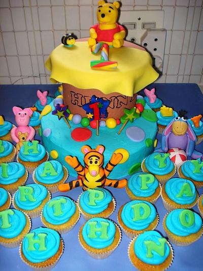 Birthday Cake - Winnie the Pooh Theme - Cake by Lisag
