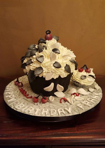 A big cupcake! - Cake by Cake Towers